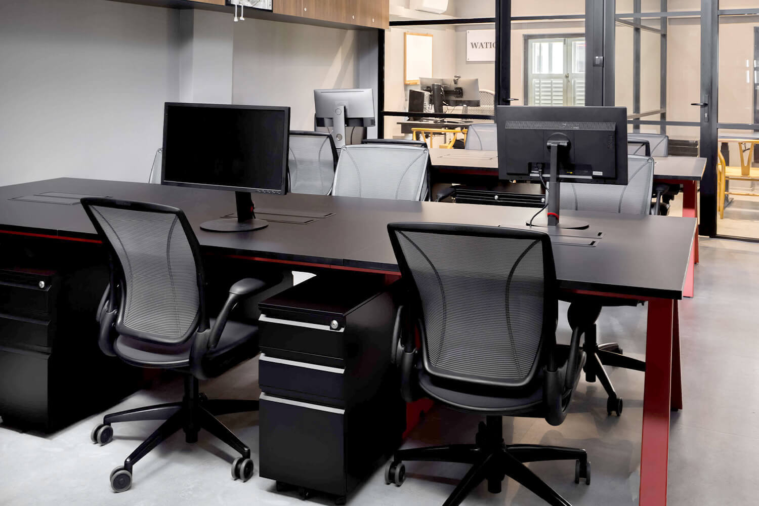Best Office Tables and Chairs for Comfortable Workspaces